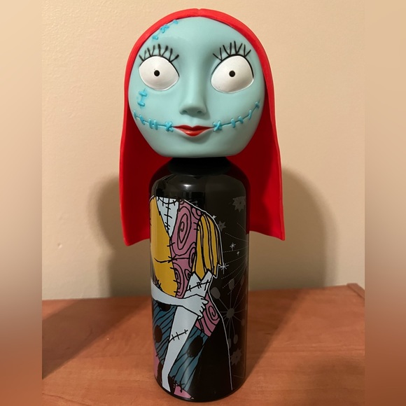 NIGHTMARE BEFORE CHRISTMAS Jack and Sally Aluminum Bottles - Picture 2 of 10